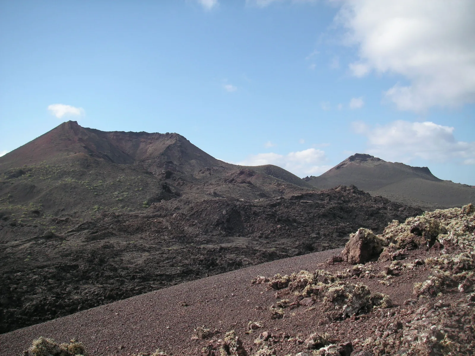 Lanzarote: Guided Volcano Hike with Transfers